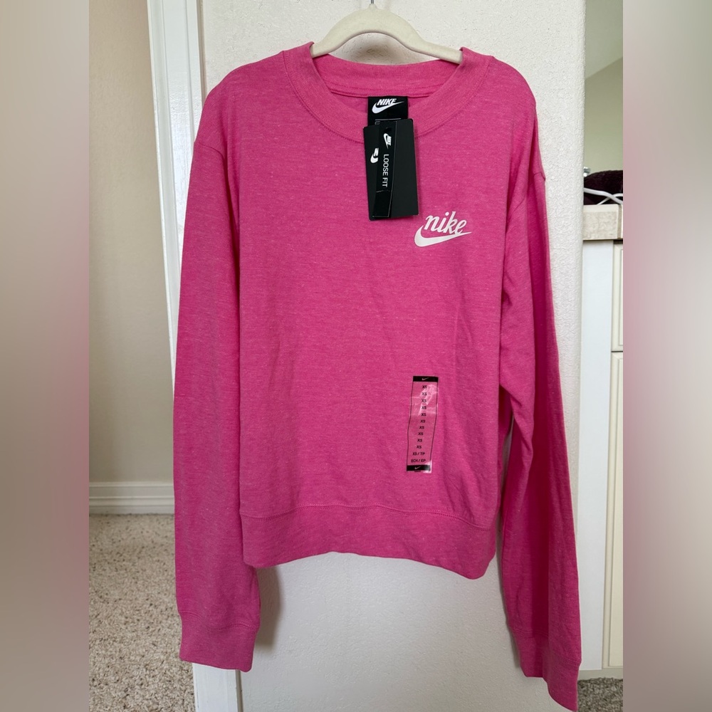 Nike Women’s Bright Pink Crew Neck Lightweight Sweatshirt